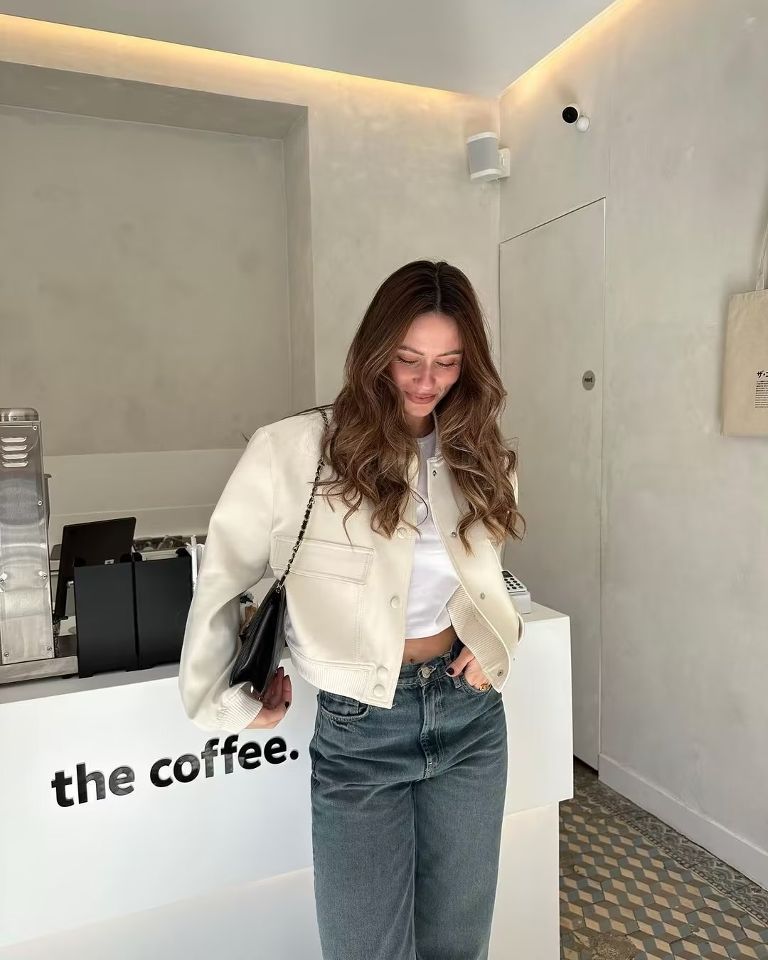 Vega | Cazadora bomber elegante de corte oversize